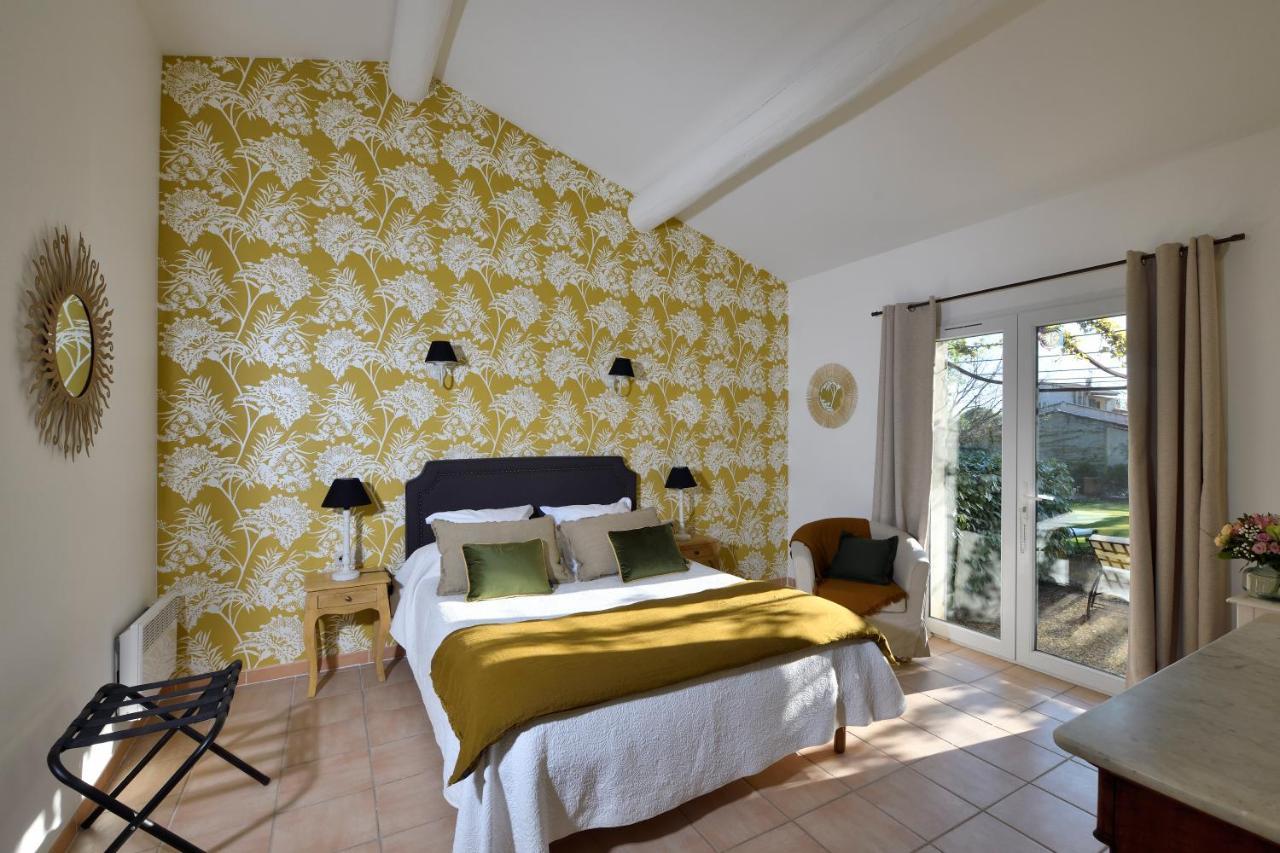 Les Mazets De Marie De Jules Hotel Eyragues Exterior photo