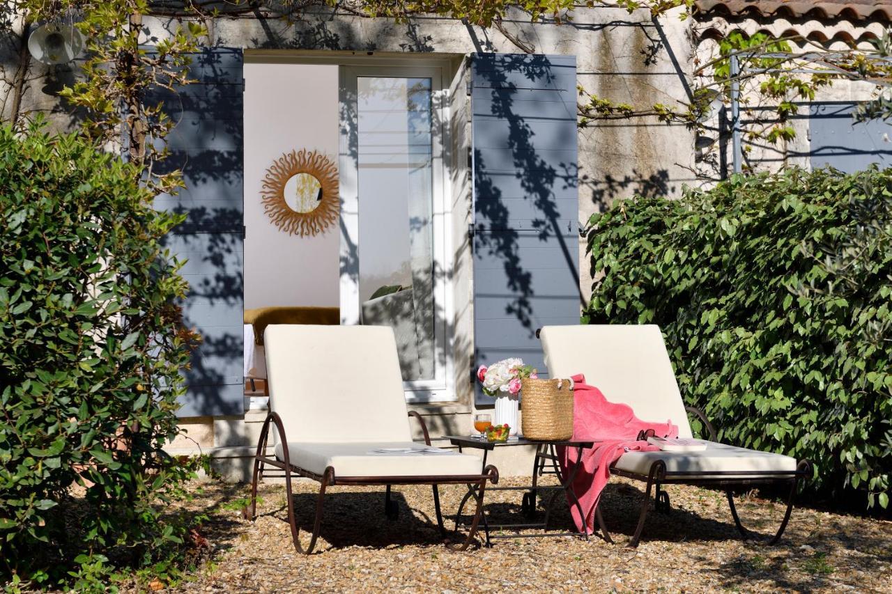 Les Mazets De Marie De Jules Hotel Eyragues Exterior photo